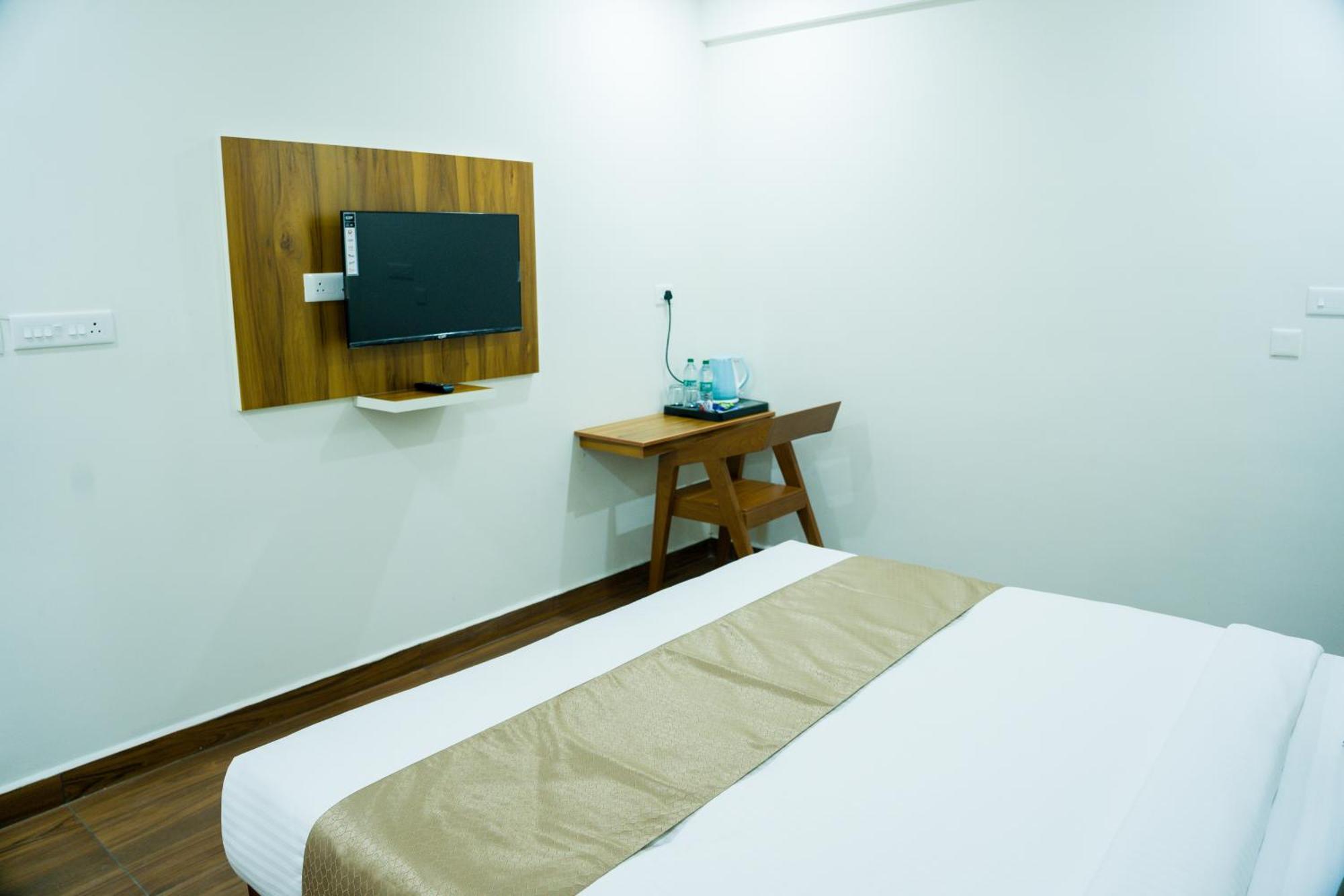 Fly View Airport Residency Hotel Nedumbassery Kültér fotó