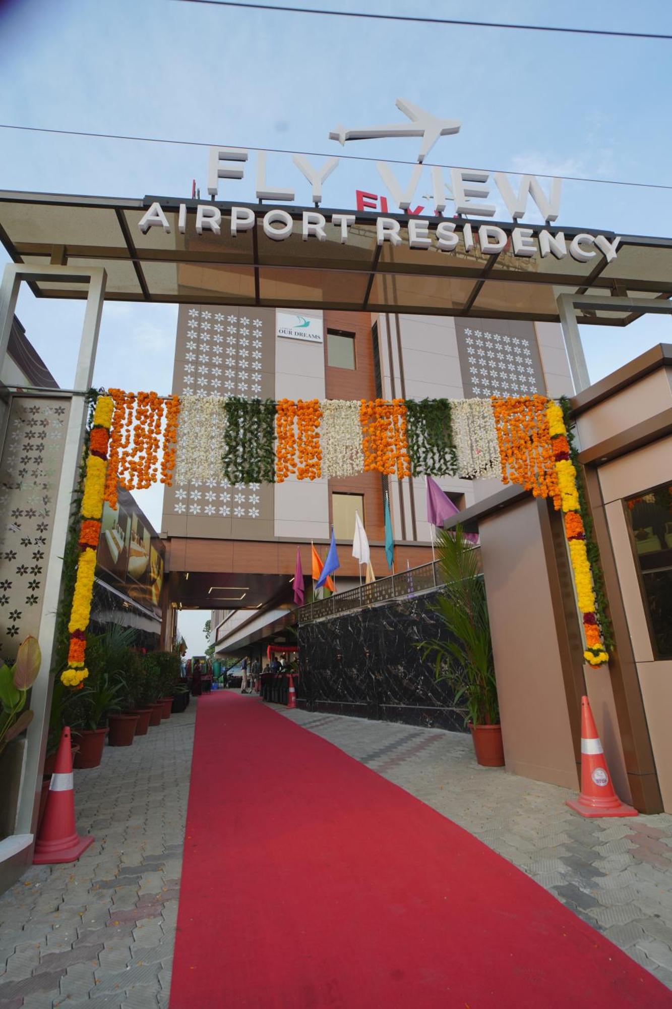 Fly View Airport Residency Hotel Nedumbassery Kültér fotó