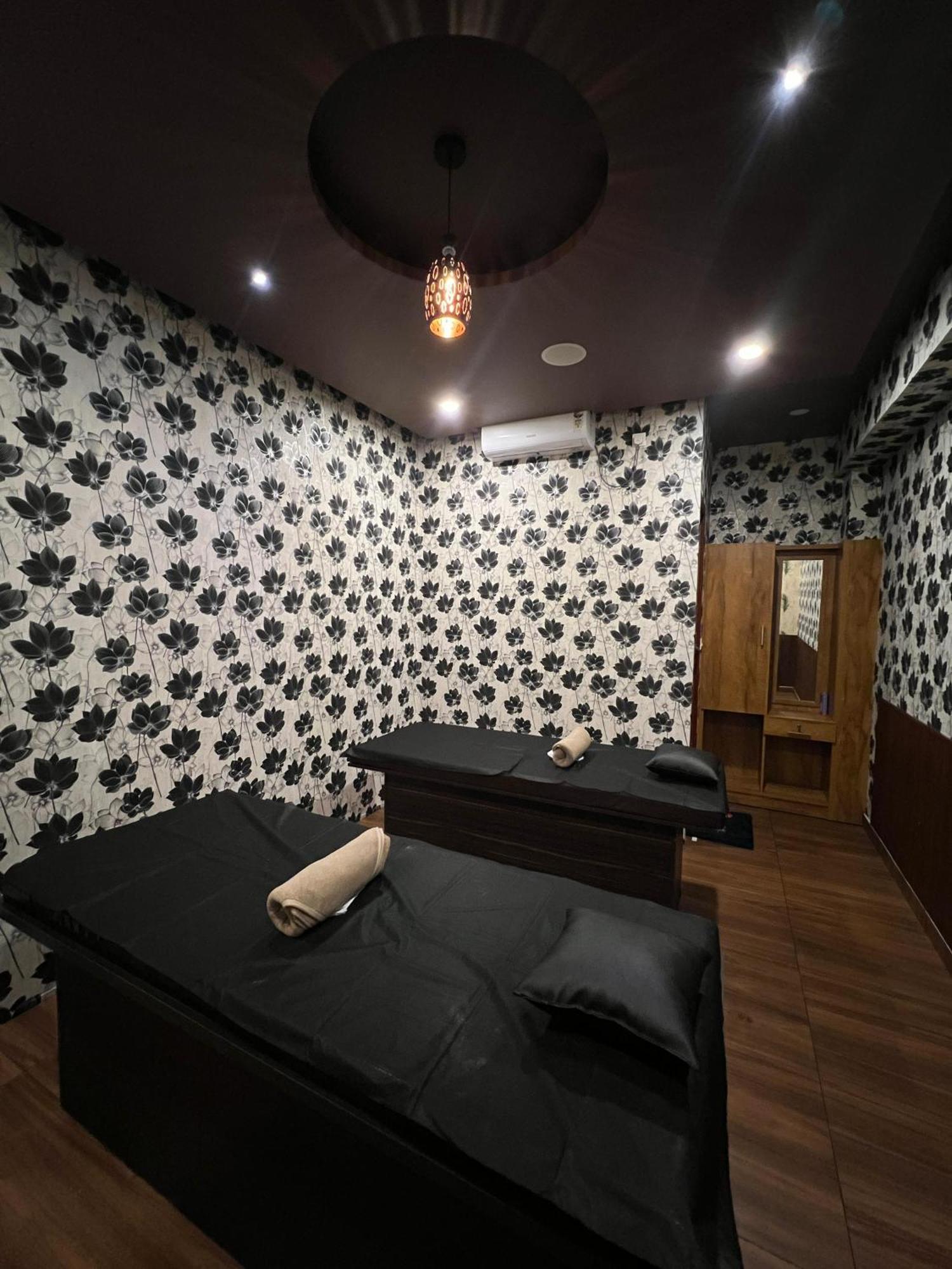 Fly View Airport Residency Hotel Nedumbassery Kültér fotó