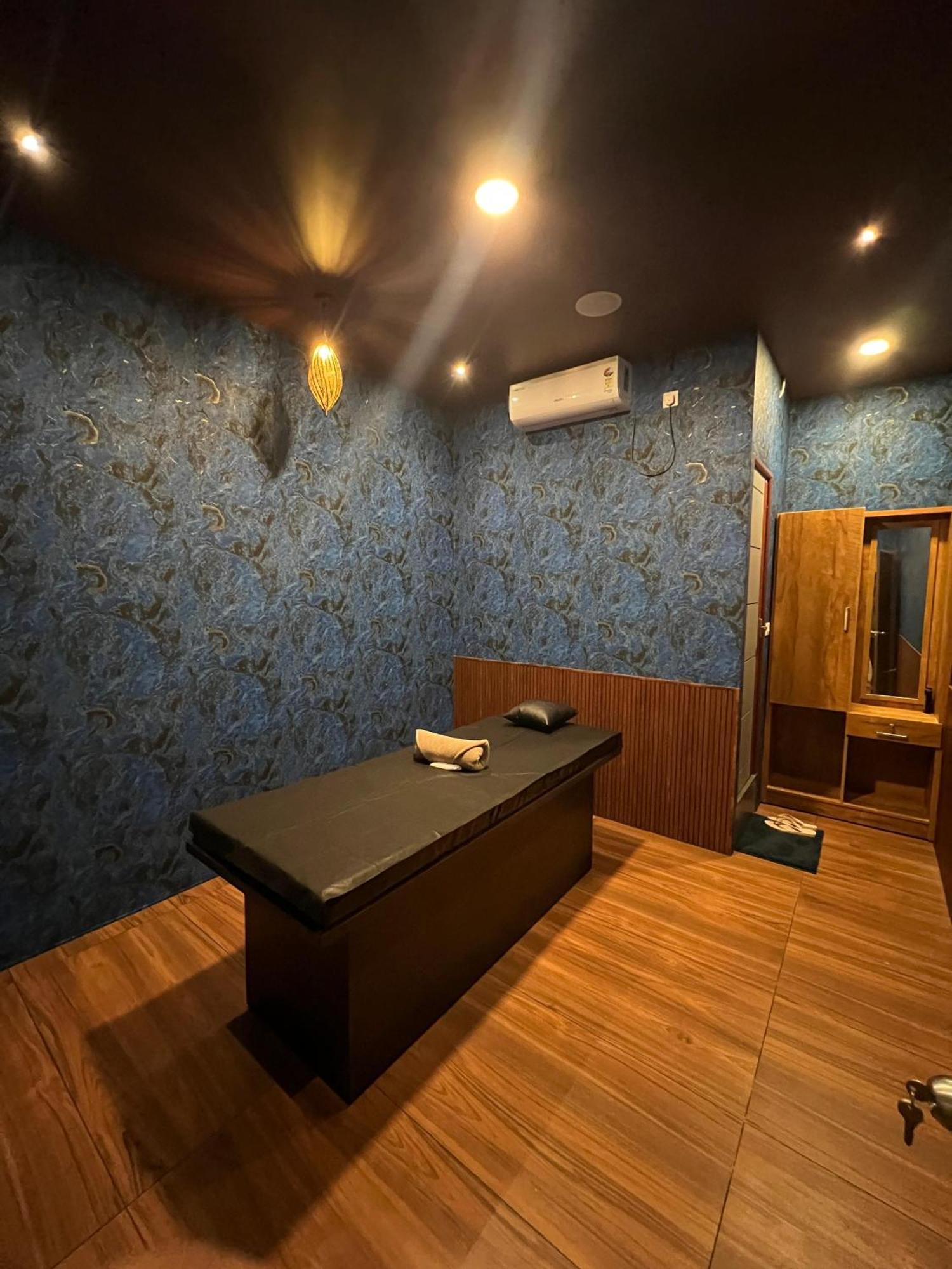 Fly View Airport Residency Hotel Nedumbassery Kültér fotó